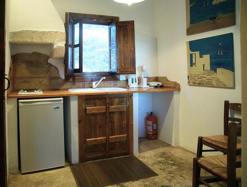 Kalderimi Studios Patmos Town Room photo