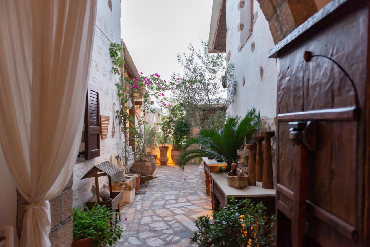 Kalderimi Studios Patmos Town Exterior photo